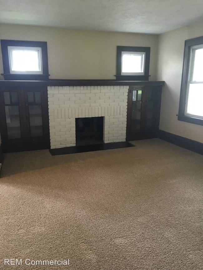 Building Photo - 3 br, 1.5 bath House - 1128 Vernon Odom Blvd