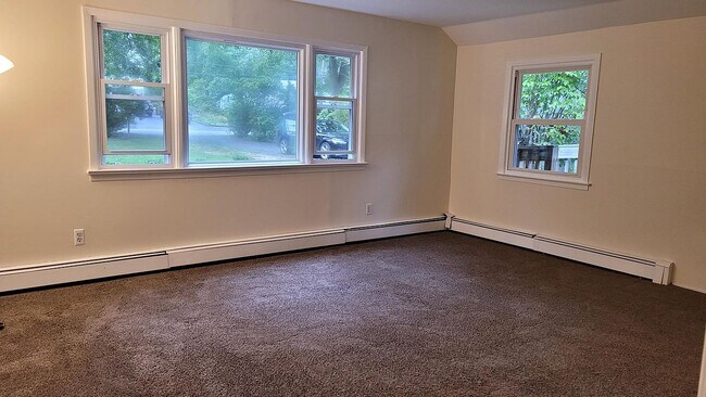 Foto del edificio - 52 Shady Ln