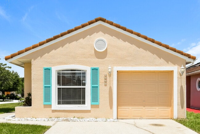 Building Photo - 2282 Santa Lucia St