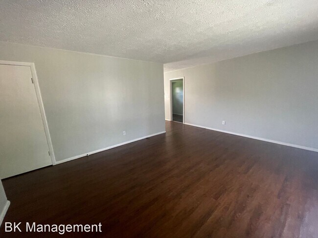 Building Photo - 3 br, 1.5 bath House - 109 Reba Dr
