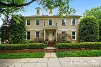 Building Photo - 3204 Ellicott St NW
