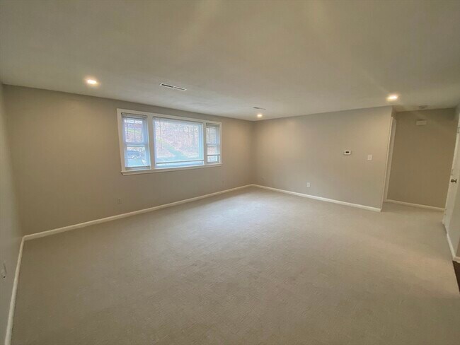 Foto del edificio - 128 Cheryl Ln