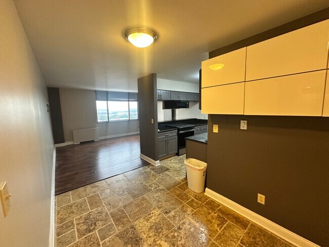 Foto del edificio - 600 E 8th St