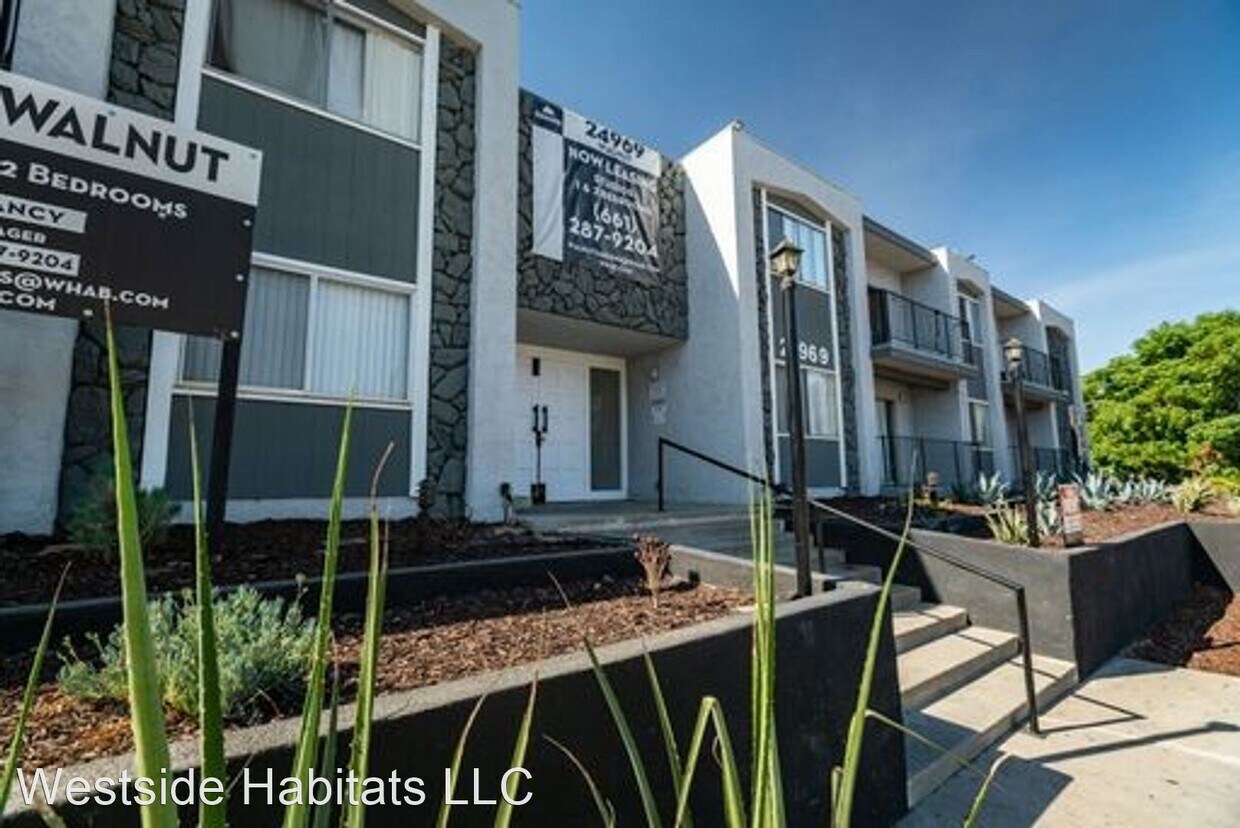 Foto principal - 24969 Walnut St