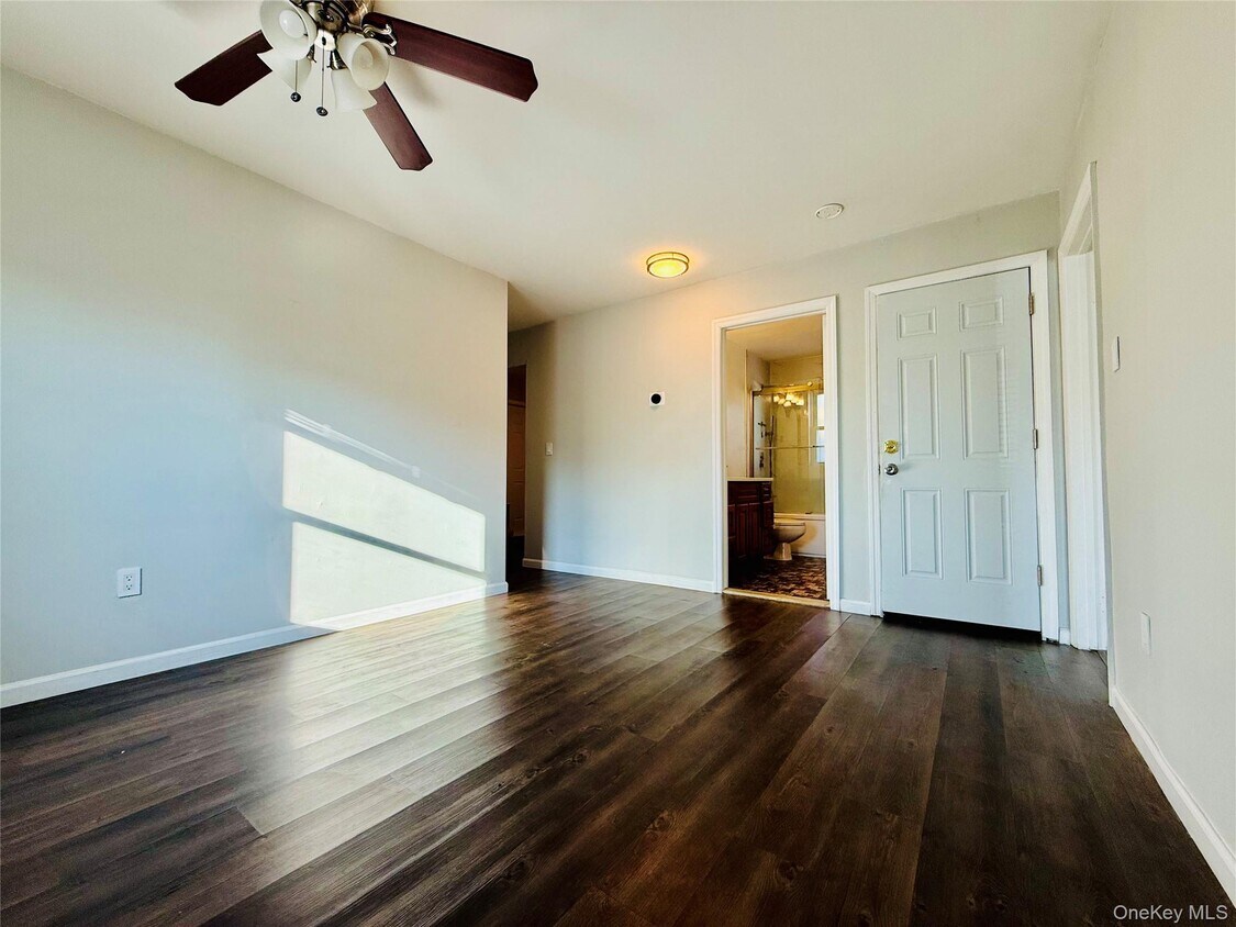 Foto del edificio - 585 Tabor Pl