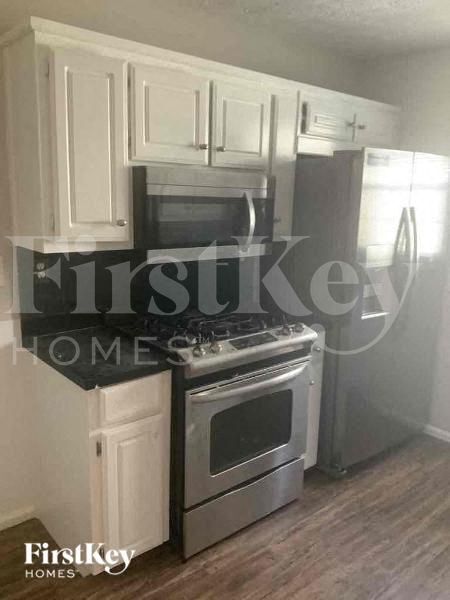 Building Photo - 1049 Megan Ct