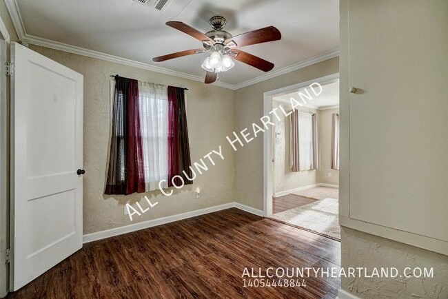 Foto del edificio - 2128 Hardin Dr