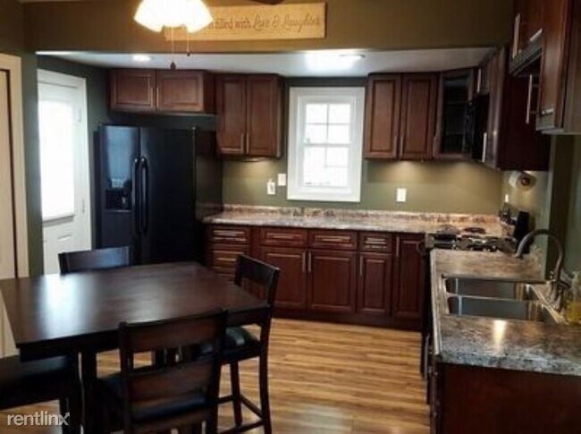 Foto del edificio - 3 br, 1 bath House - 16 Mcdonald Rd