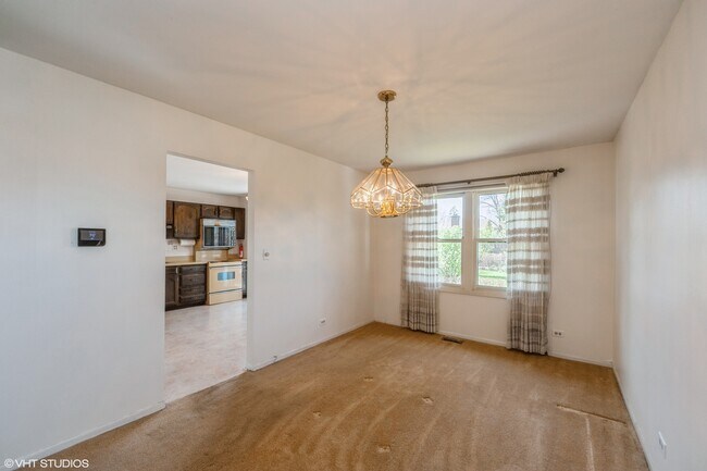 Foto del edificio - 361 Redbud Pl