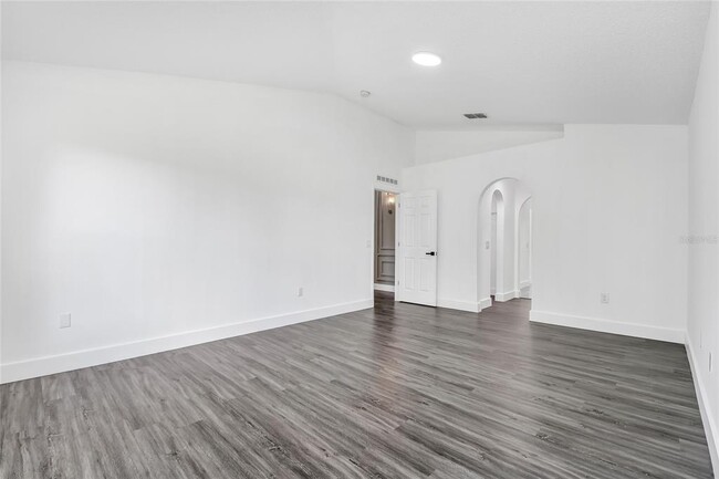 Building Photo - 650 Mesilla Dr