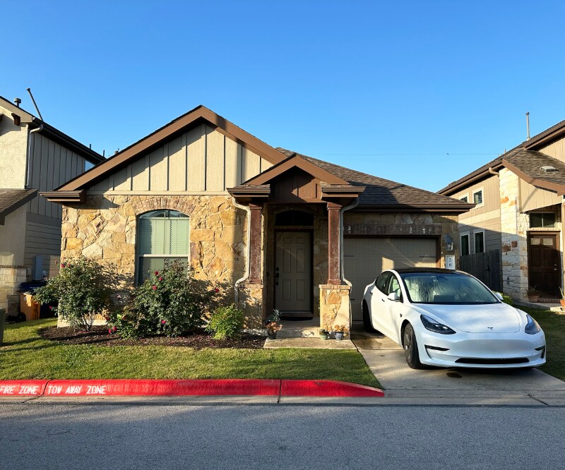 Foto principal - 7337 Menchaca Rd