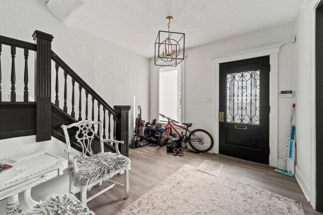 Photo du bâtiment - 560 Chatham St W