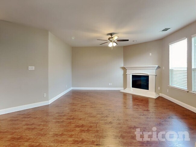 Foto del edificio - 1132 Beaverwood Ln