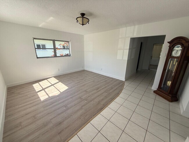 Foto del edificio - 6805 NW 75th Dr