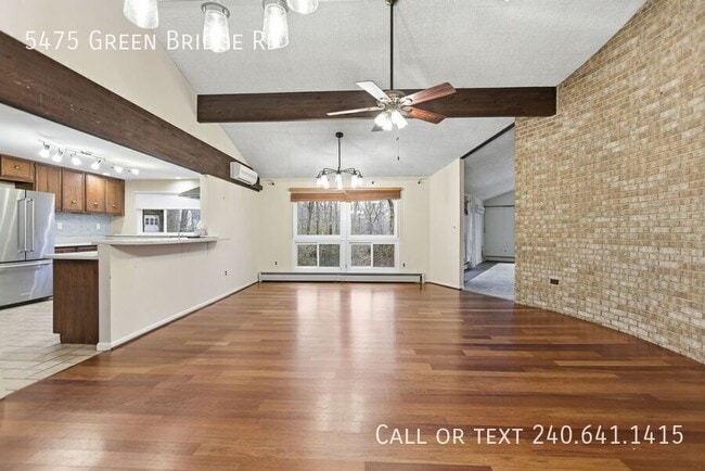 Building Photo - 5475 Green Bridge Rd