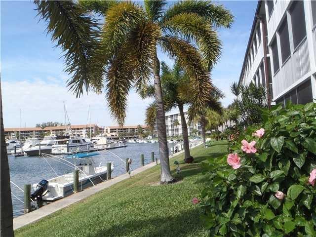 Primary Photo - 37 Yacht Club Dr