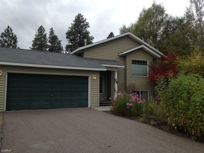 Building Photo - 8 Darlene Rd