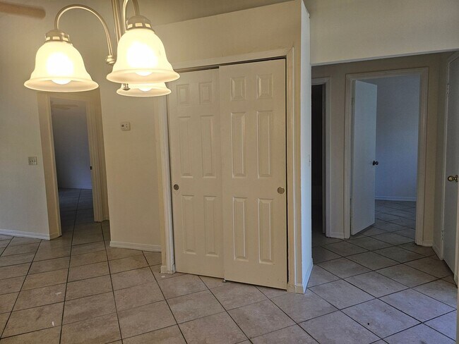 Foto del edificio - $995.00 - 2/2 - Newly Upgraded