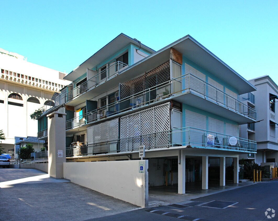 Foto del edificio - Waikolu Way Apartments