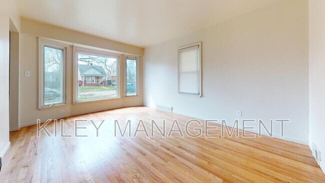 Building Photo - 7296 Dacosta St