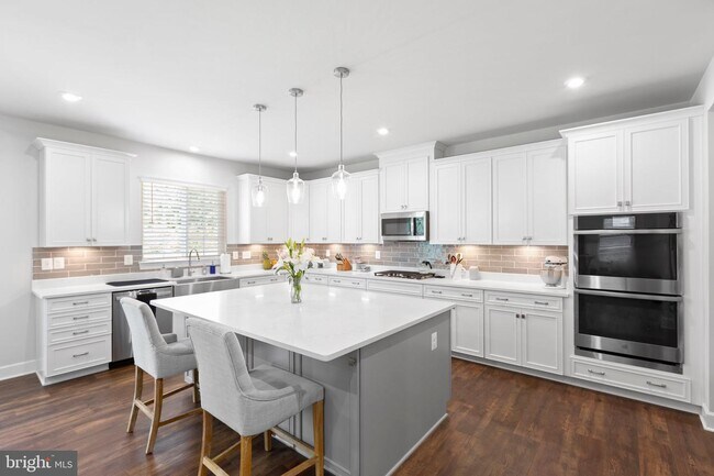 Building Photo - 512 Crab Apple Dr