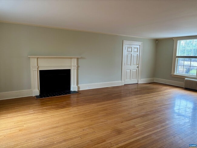 Building Photo - 800 Glendower Rd