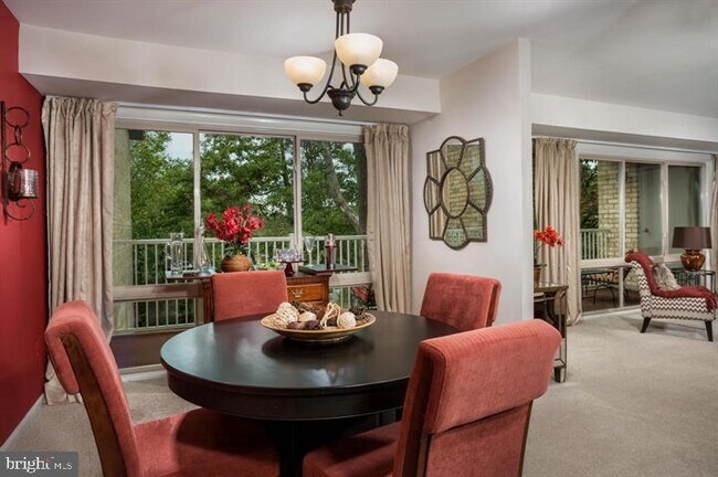 Building Photo - 12 Knoll Ridge Ct