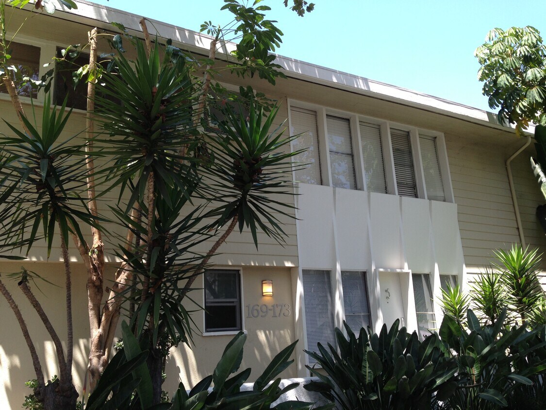 169 N Almont Dr, Beverly Hills, CA 90211 Apartments in Beverly Hills, CA