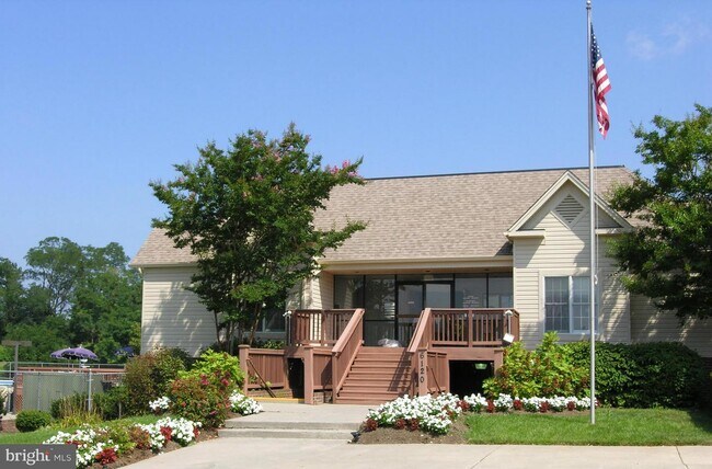 Building Photo - 7014 Gatton Square