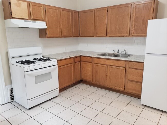 Building Photo - 38 Berkshire St