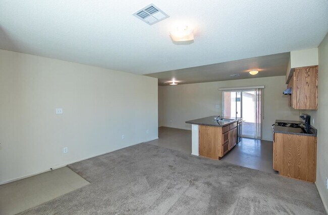 Foto del edificio - 3567 S Benson Ave