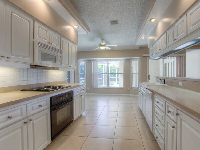 Building Photo - 1484 E Lake Woodlands Pkwy