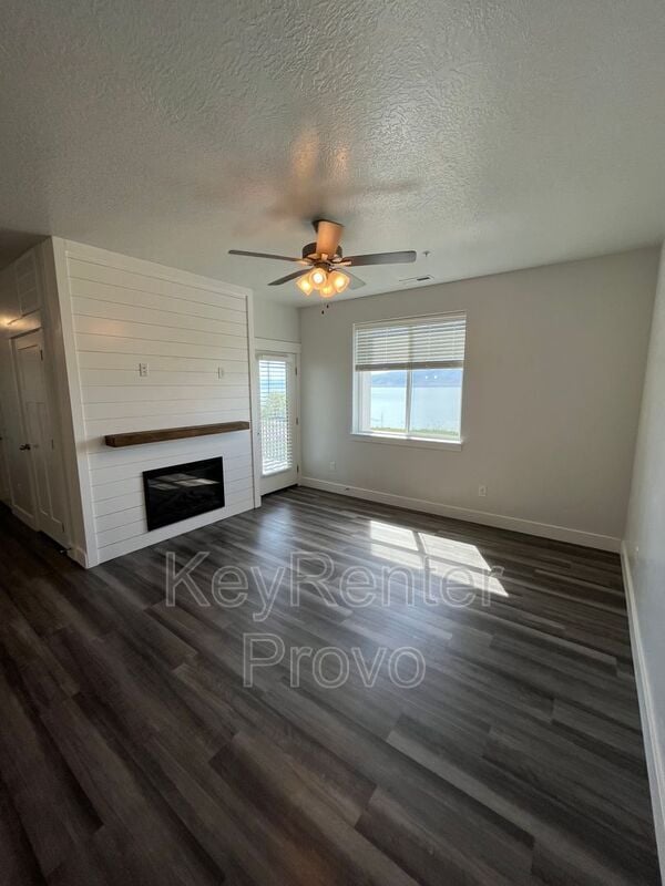Building Photo - 681 N 380 W