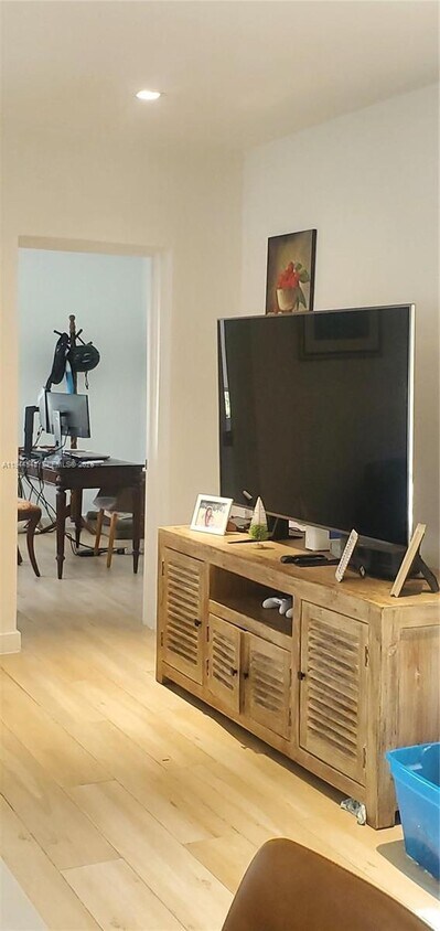 Foto del edificio - 1600 SW 17th Ave