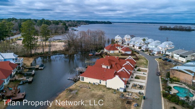 Foto del edificio - 3 br, 3 bath House - 5860 S Lakeshore Dr #13