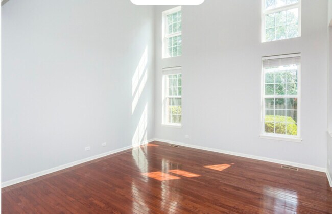 Foto del edificio - 10S449 Carrington Cir