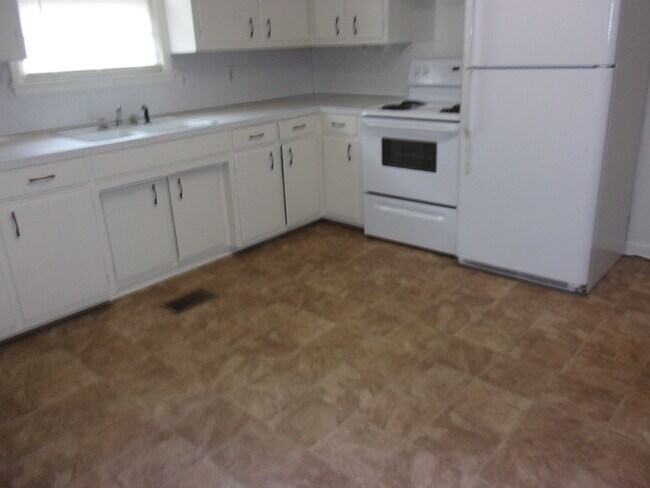 Foto del edificio - 210 Westhill Dr