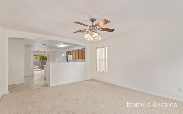 Building Photo - Sharp 3 Bed, 2 Bath w/ Pool!