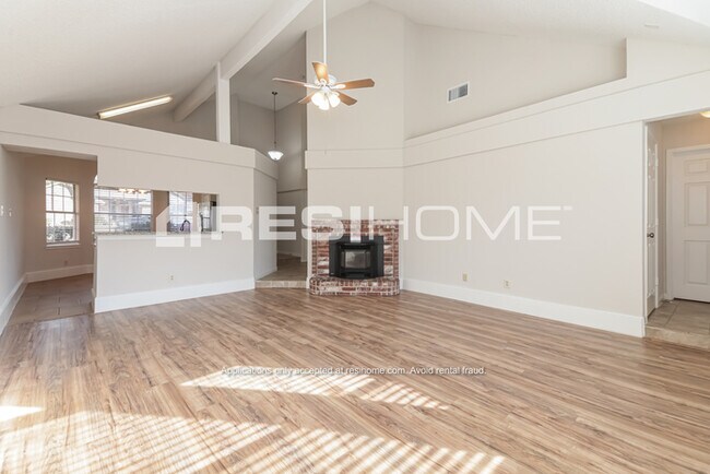 Foto del edificio - 2331 N Ridge Road