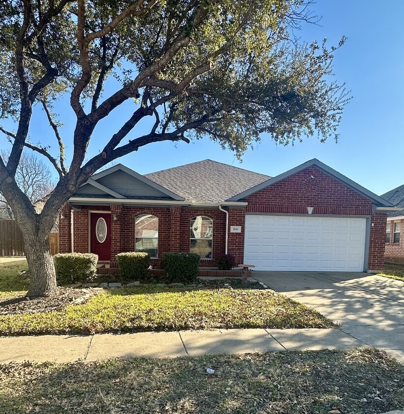 Photo - 1044 Aviary Dr (Aubrey, TX)