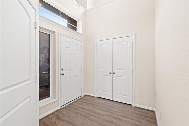 Foto del edificio - 13731 Evansdale Ln