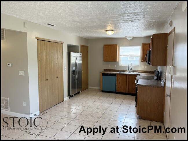 Foto del edificio - 3903 Claremorris St