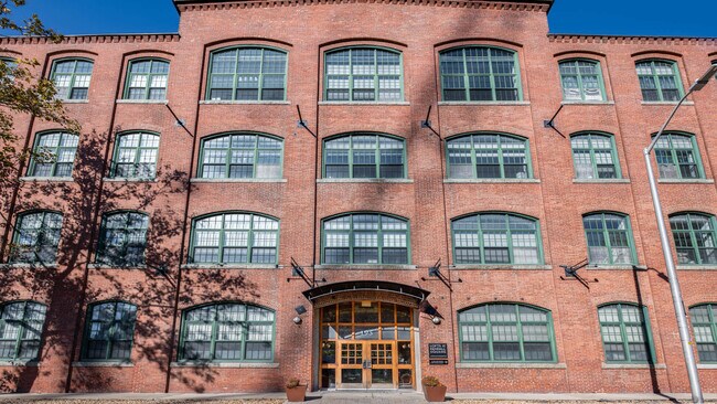 Building Photo - 220 Binney St