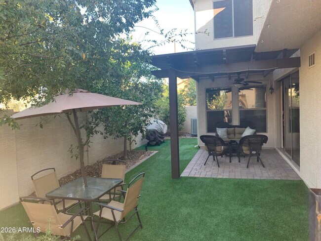 Foto del edificio - 3457 S Swan Dr