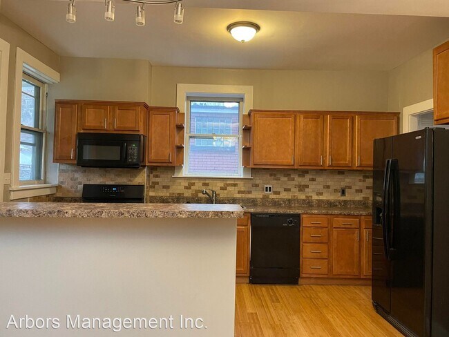 Building Photo - 3 br, 1 bath House - 110 Maywood Street