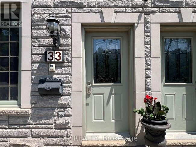 Building Photo - 33 Lansdowne Ave
