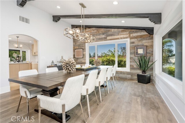 Foto del edificio - 3677 Eddingham Ave