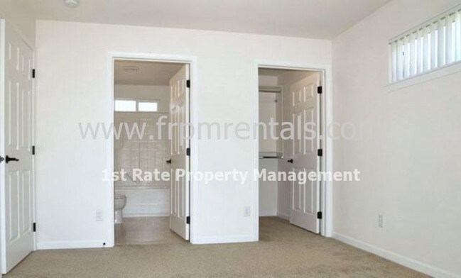 Building Photo - 10122 W Garverdale Ln