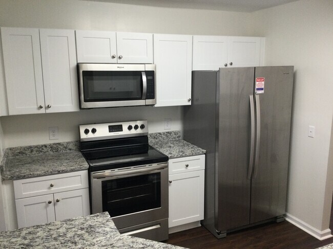 Building Photo - 128 Nandina Wy