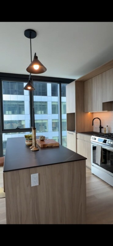 Foto del edificio - 214 N Racine Ave